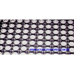 ACABAMENTO COM DESENHO CÔNICO CROMADO PARA TETO