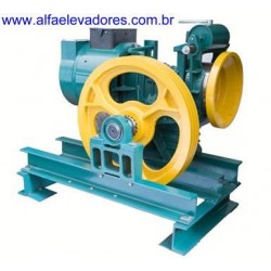 MÁQUINA DE TRAÇÃO